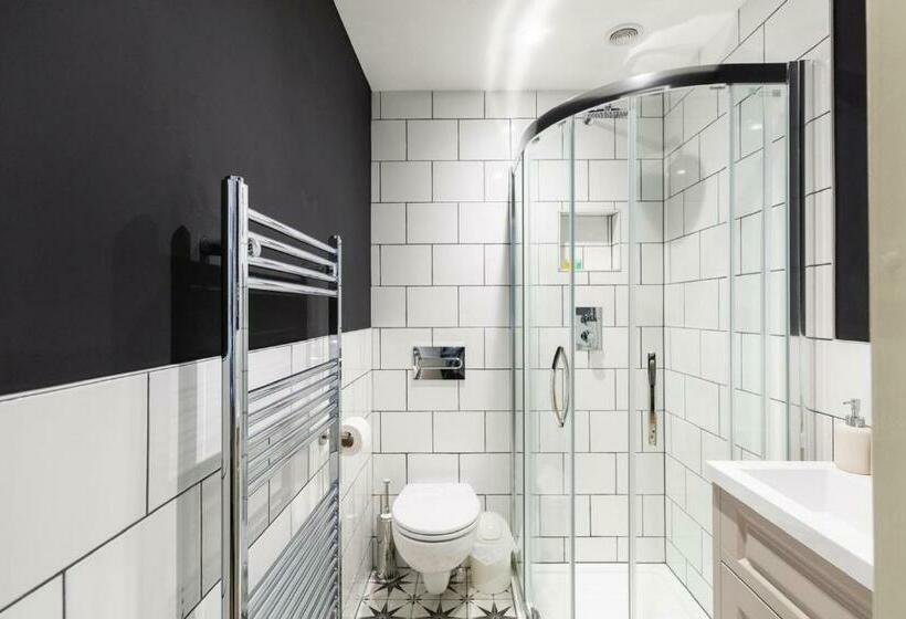 غرفة قياسية, The Fromeway