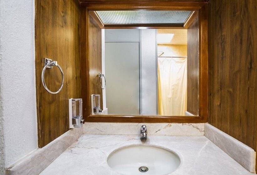 수피리어 룸, Capital O Hotel Casa Blanca, Morelia