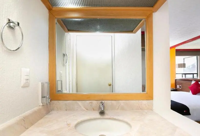 اتاق لوکس, Capital O Hotel Casa Blanca, Morelia