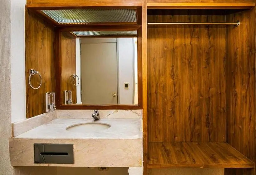 اتاق سوپریور, Capital O Hotel Casa Blanca, Morelia