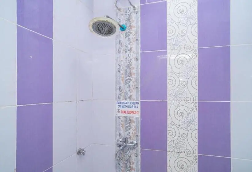 デラックスファミリールーム, Reddoorz Syariah Near Jalan A Yani Km 8 Citraland