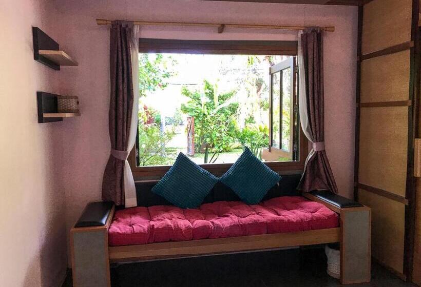 디럭스 방갈로, Cafe @luv22