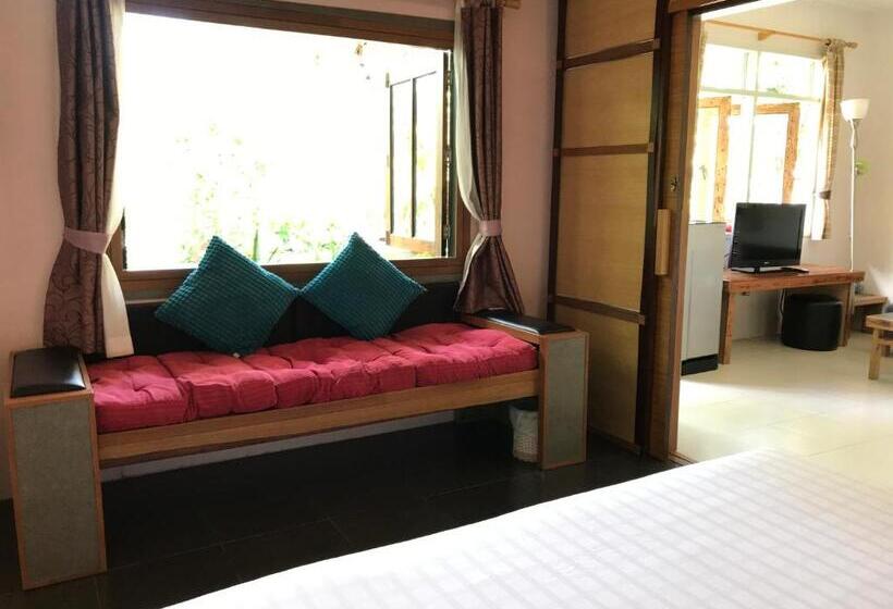 디럭스 방갈로, Cafe @luv22