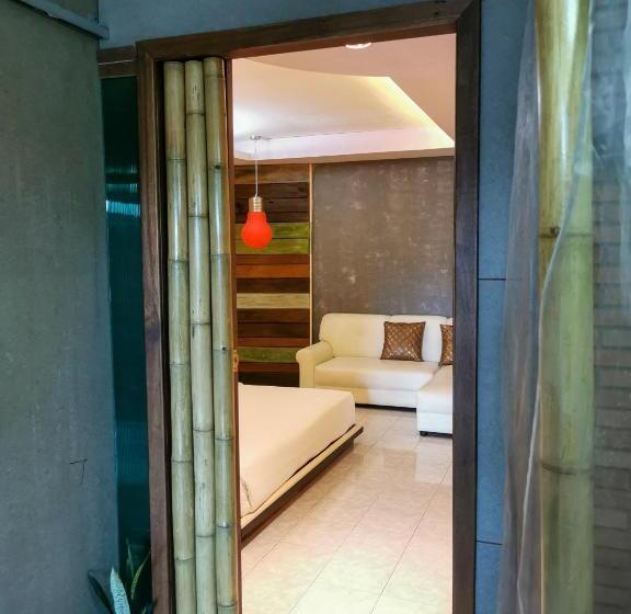 패밀리 룸, Cafe @luv22