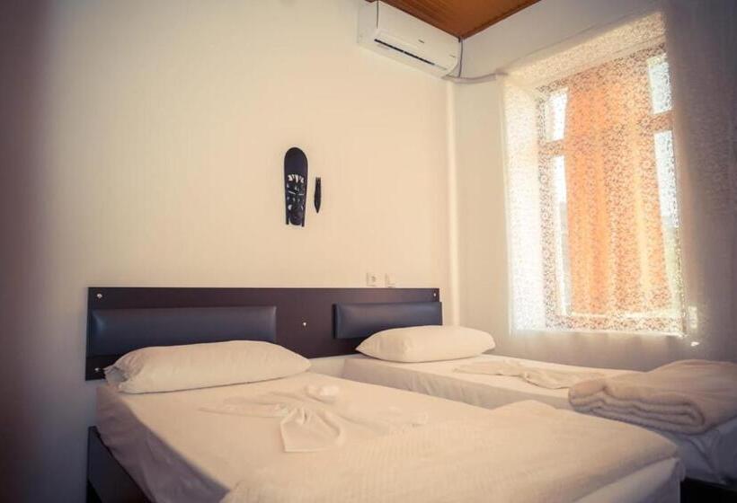 اتاق استاندارد با چشم‌انداز کوهستان, Flora S Guesthouse  The Fir Gate