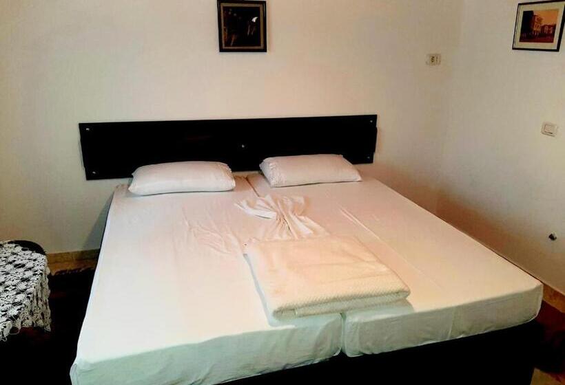 اتاق لوکس, Flora S Guesthouse  The Fir Gate