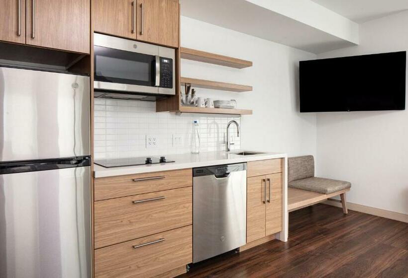 סטודיו סטנדרט, מיטה זוגית, Element Iowa City