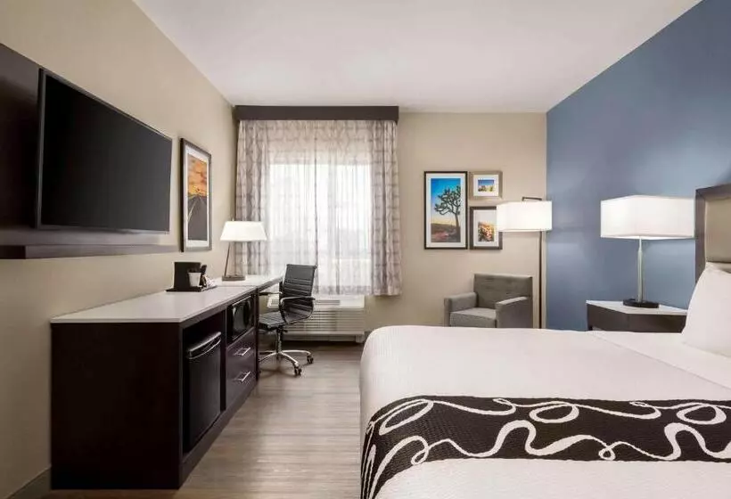 اتاق استاندارد با تخت بزرگ, Laquinta Inn & Suites By Wyndham San Bernardino