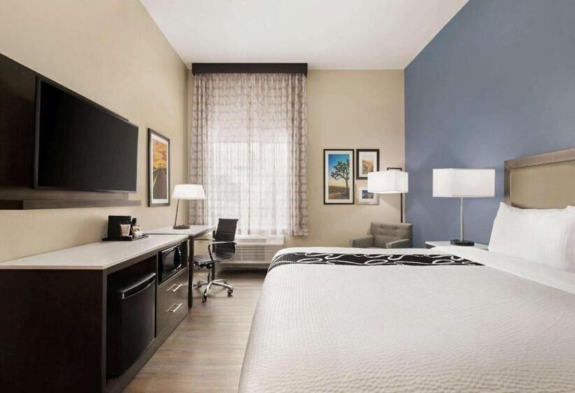 스탠다드 룸 킹사이즈 침대, Laquinta Inn & Suites By Wyndham San Bernardino