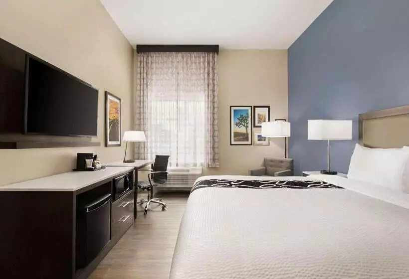 اتاق استاندارد با تخت بزرگ, Laquinta Inn & Suites By Wyndham San Bernardino
