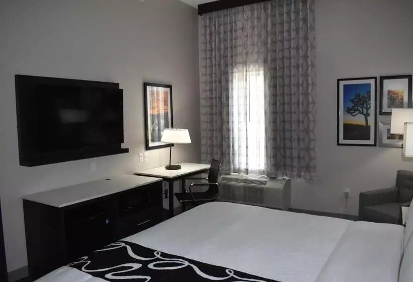 اتاق استاندارد با تخت بزرگ, Laquinta Inn & Suites By Wyndham San Bernardino