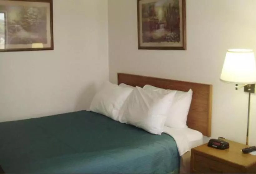 スタンダードルーム, Quality Inn & Suites Warren