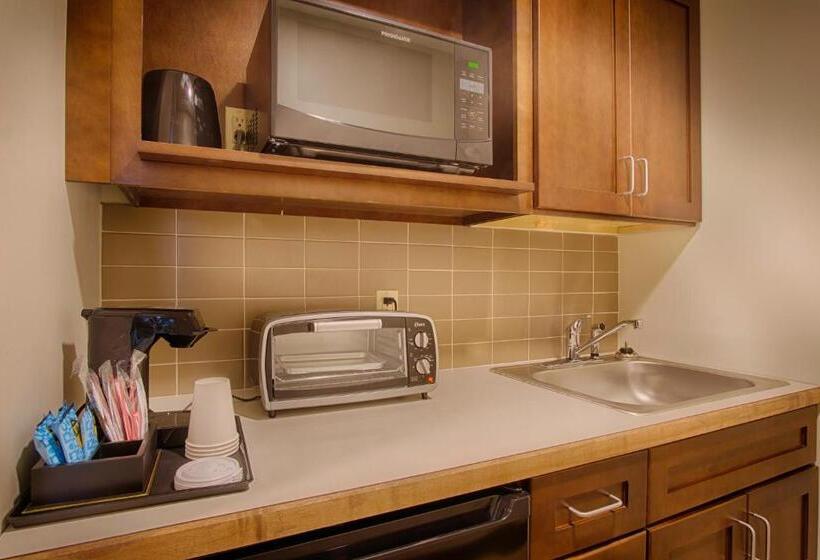 سوییت جونیور, Sun & Ski Inn And Suites