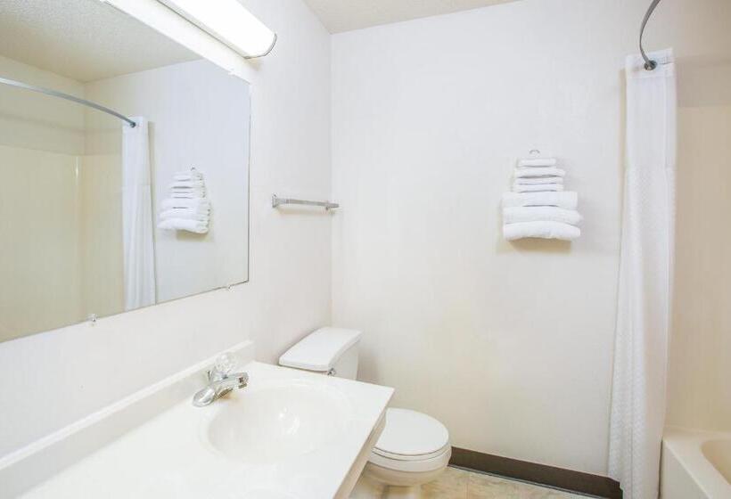 חדר סטנדרט עם מיטת קינג, Super 8 By Wyndham Storm Lake