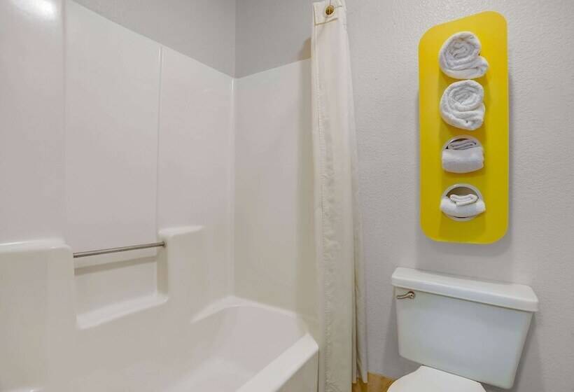 غرفه قياسيه سريرين مزدوجين, Motel 6silver City, Nm