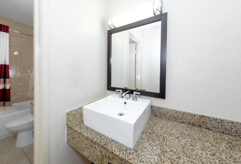 Номер Deluxe, Red Roof Inn Jacksonville Cruise Port