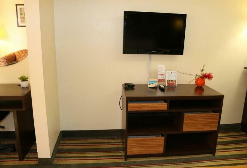 キングサイズベッドのスタンダードルーム, Super 8 By Wyndham Dublin