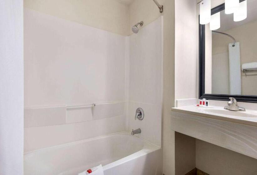 标准间, Super 8 By Wyndham Grove City