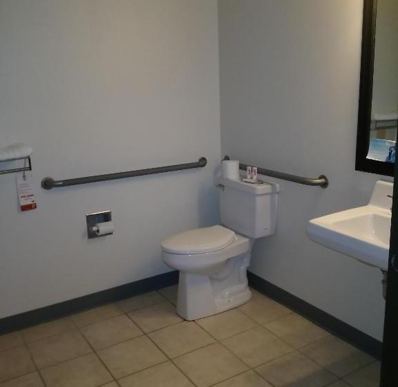 适合残疾人士使用的带超级大床的标准间, Super 8 By Wyndham Grove City