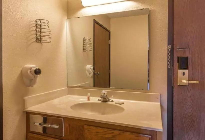 Standard-huone, Super 8 By Wyndham Hartford Wi