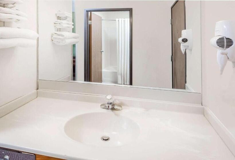 キングサイズベッドのスタンダードルーム, Super 8 By Wyndham Lincoln