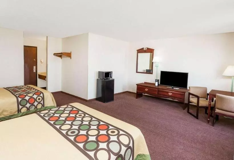 Standard-studio, Super 8 By Wyndham Lincoln