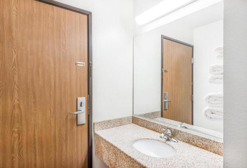 סטודיו סטנדרט, מיטה זוגית, Super 8 By Wyndham Marshall