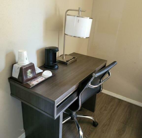 Номер Deluxe, Super 8 By Wyndham Paris