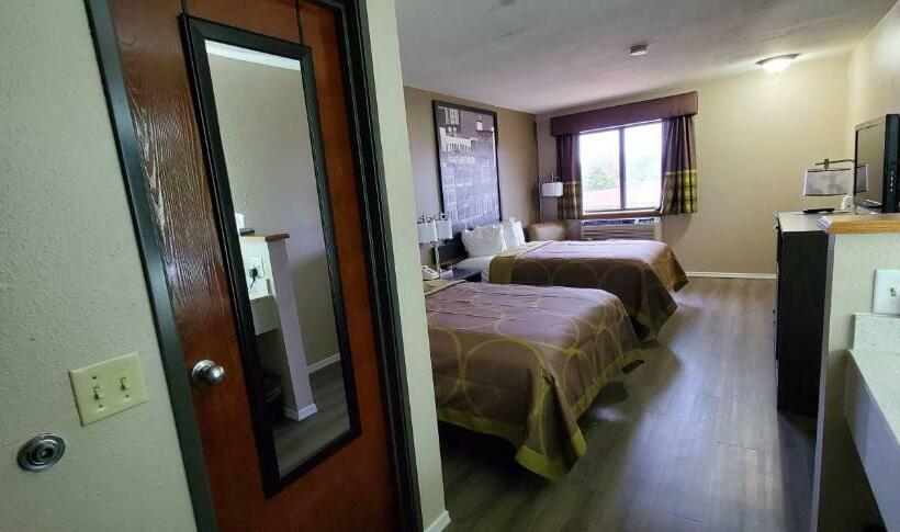 Номер Deluxe, Super 8 By Wyndham Paris