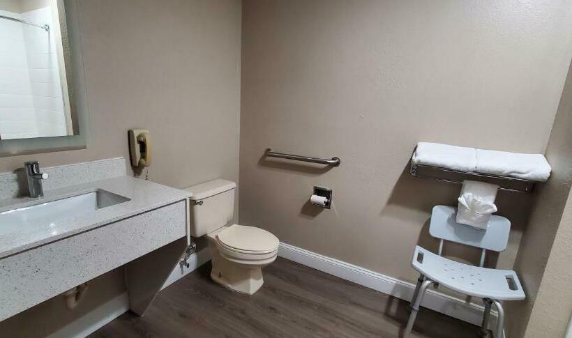 Стандартный Номер Кровать Кинг, Super 8 By Wyndham Paris