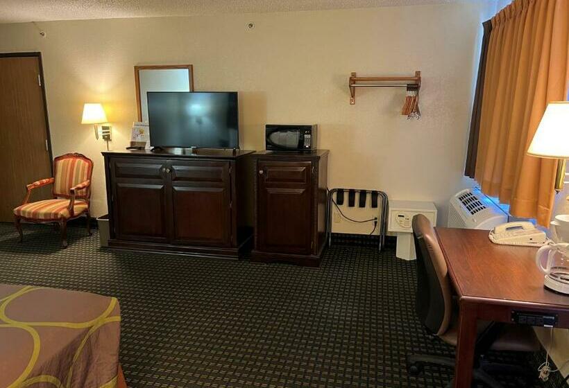 带大床的标准间, Super 8 By Wyndham Trinidad