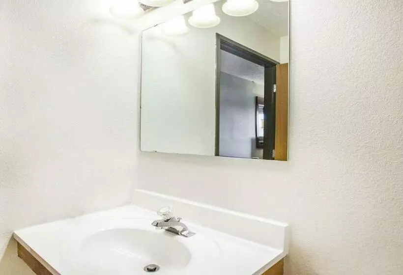 デラックスルーム, Super 8 By Wyndham West Branch