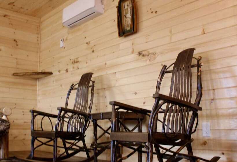 スイート, The Sundowner On Lake George