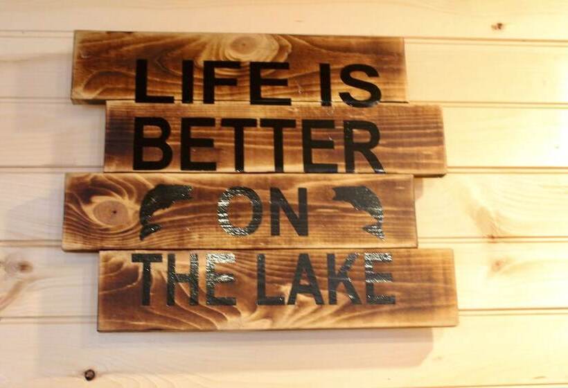 スイート, The Sundowner On Lake George