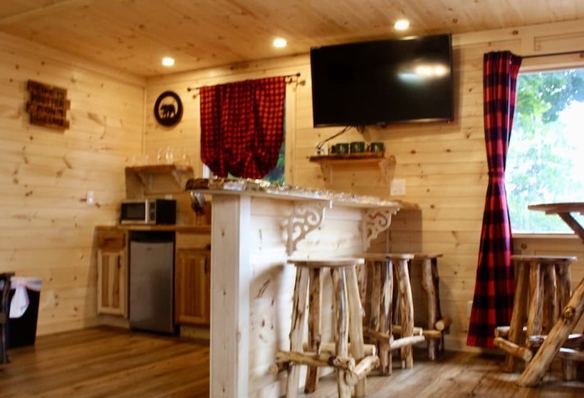 スイート, The Sundowner On Lake George