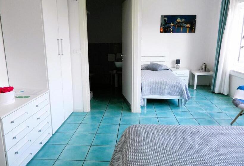 اتاق استاندارد سه نفره, Villa Marina