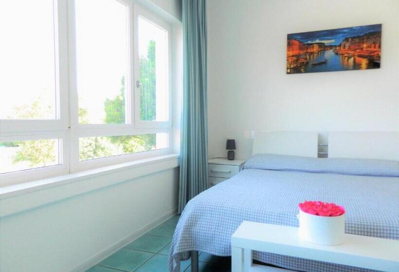 اتاق استاندارد سه نفره, Villa Marina