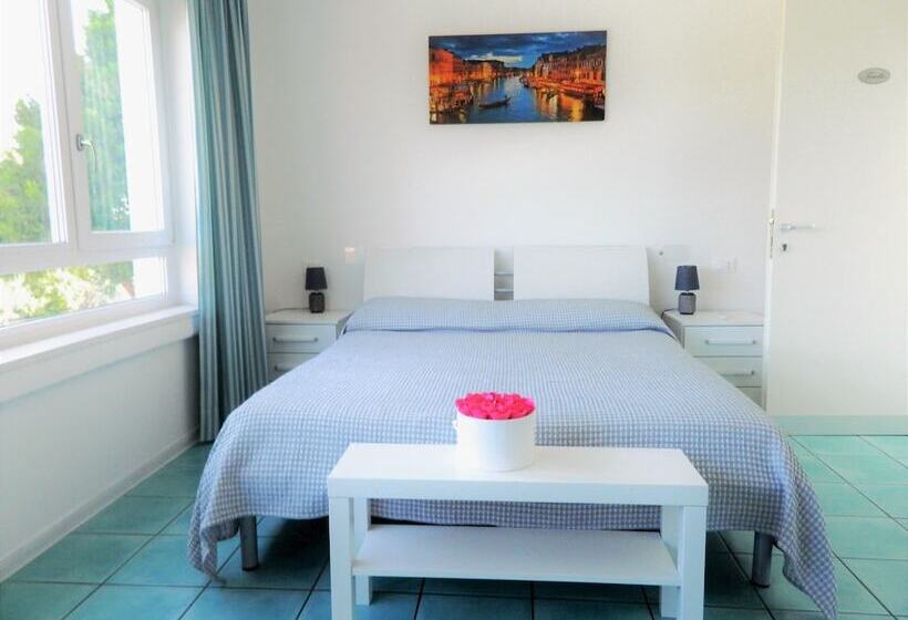 اتاق استاندارد سه نفره, Villa Marina