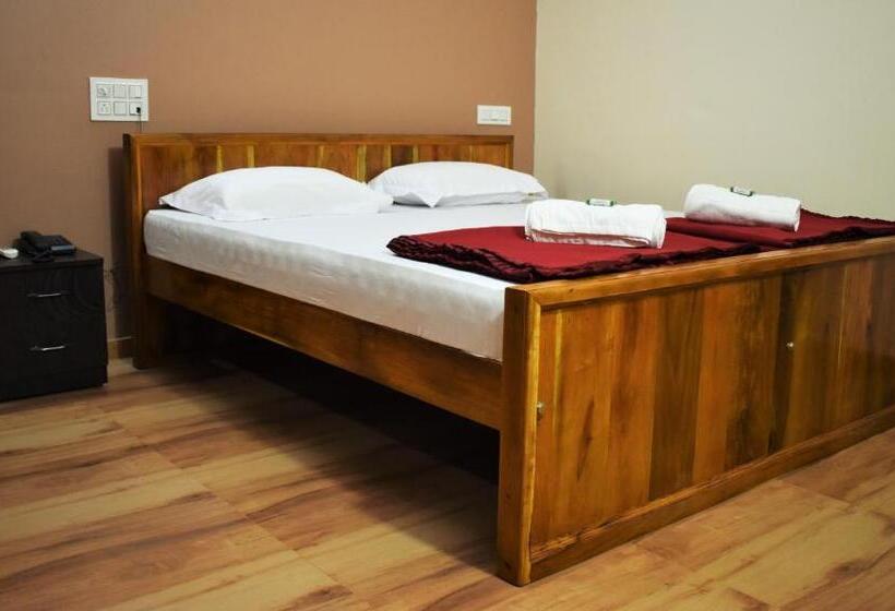 高级大房间, Viraz Valley