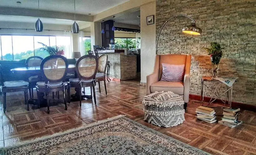 استودیوی استاندارد, Villa Alejandro