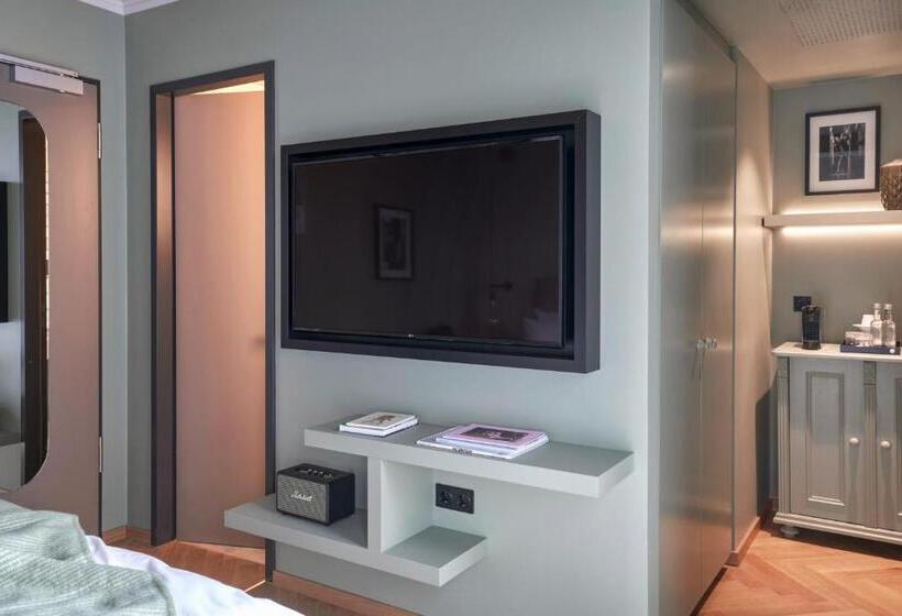 اتاق پرمیوم, Gekko House, Frankfurt, A Tribute Portfolio