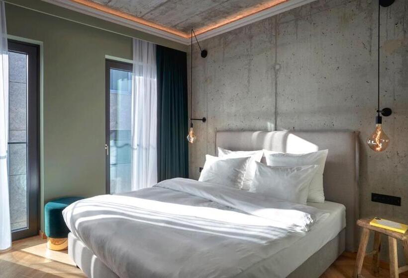 اتاق پرمیوم, Gekko House, Frankfurt, A Tribute Portfolio