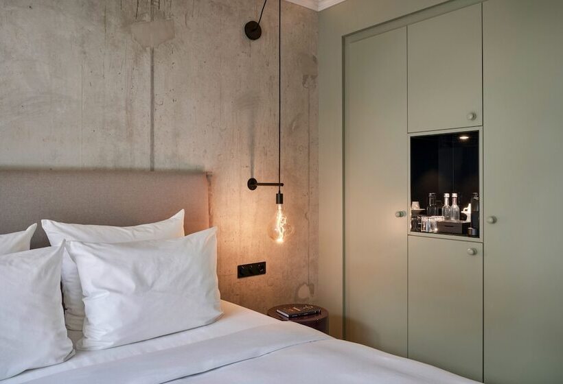 اتاق پرمیوم, Gekko House, Frankfurt, A Tribute Portfolio