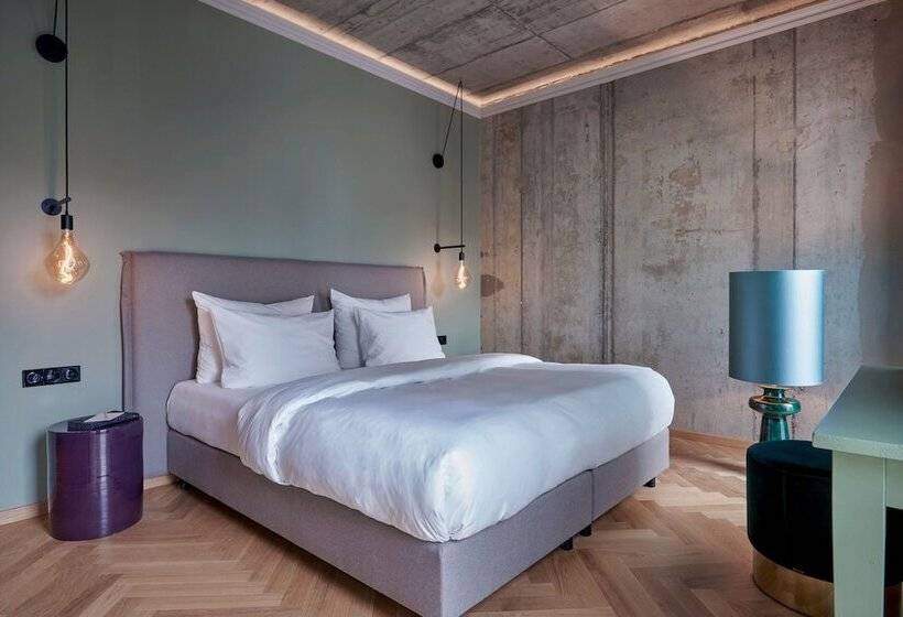 اتاق پرمیوم, Gekko House, Frankfurt, A Tribute Portfolio