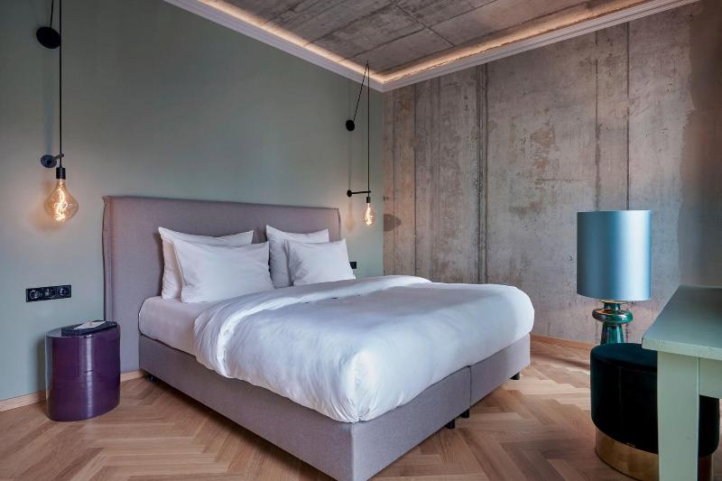 اتاق پرمیوم, Gekko House, Frankfurt, A Tribute Portfolio