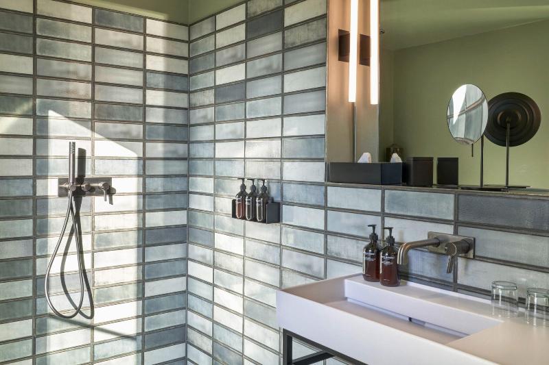 اتاق پرمیوم, Gekko House, Frankfurt, A Tribute Portfolio