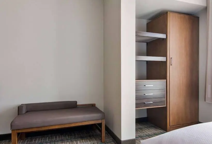 スイート, Mainstay Suites East Camden