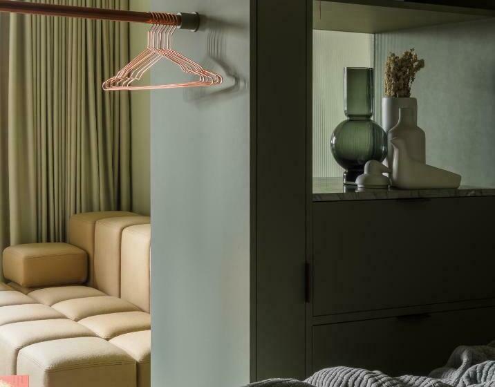 חדר סטודיו סטנדרד, Locke At Broken Wharf