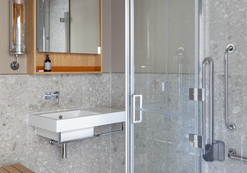 חדר סטודיו סטנדרד, Locke At Broken Wharf