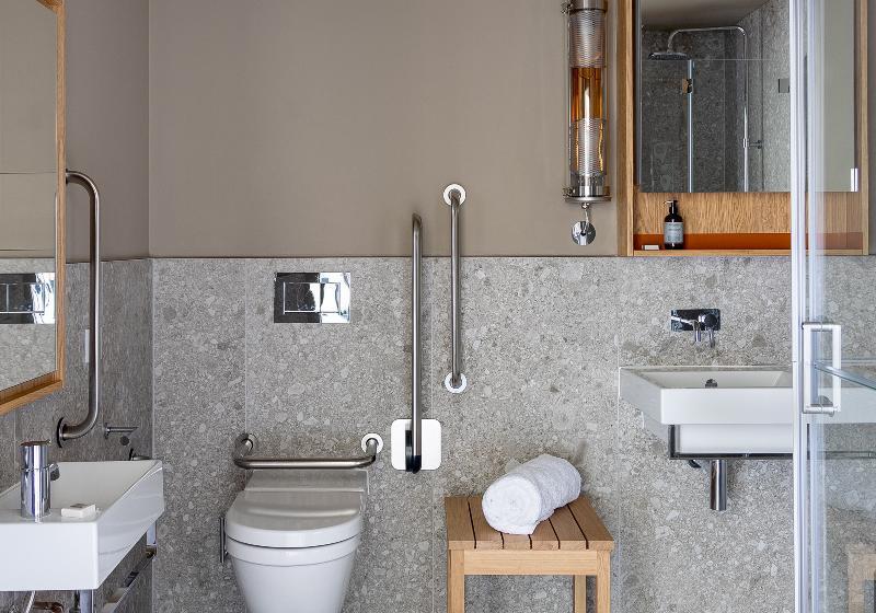 스탠다드 스튜디오, Locke At Broken Wharf